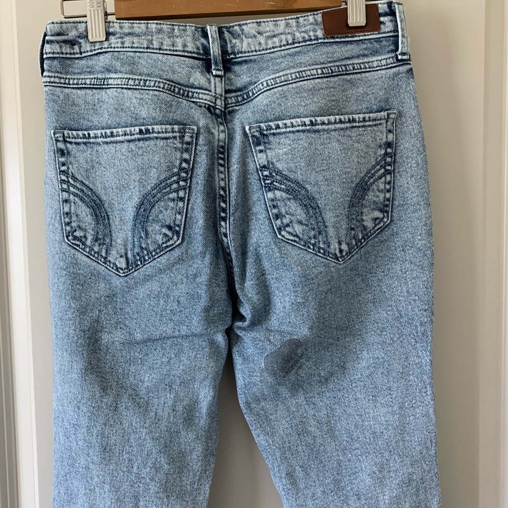 Distressed Skinny Jeans - Picture 4 of 6
